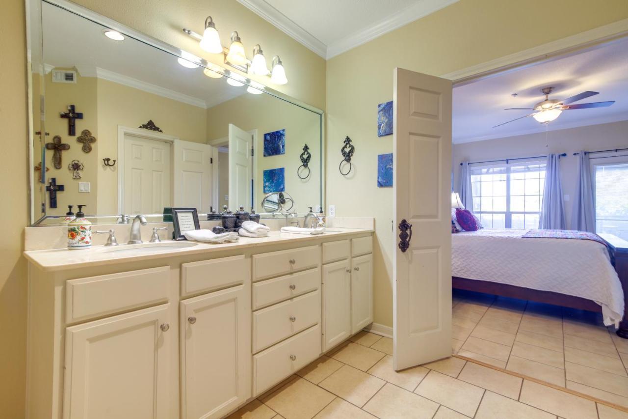 Lakefront Lago Vista Condo With Resort Amenities! Екстериор снимка
